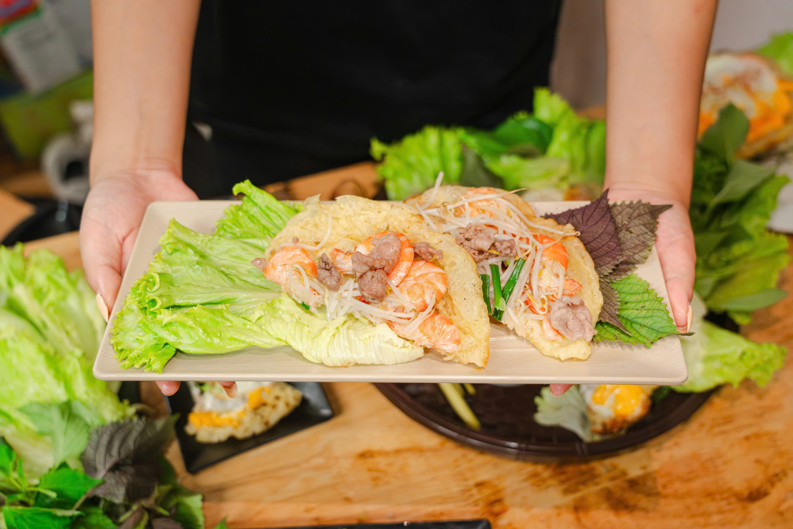 Đổi gió với món bánh xèo miền Bắc ăn vặt cực ghiền