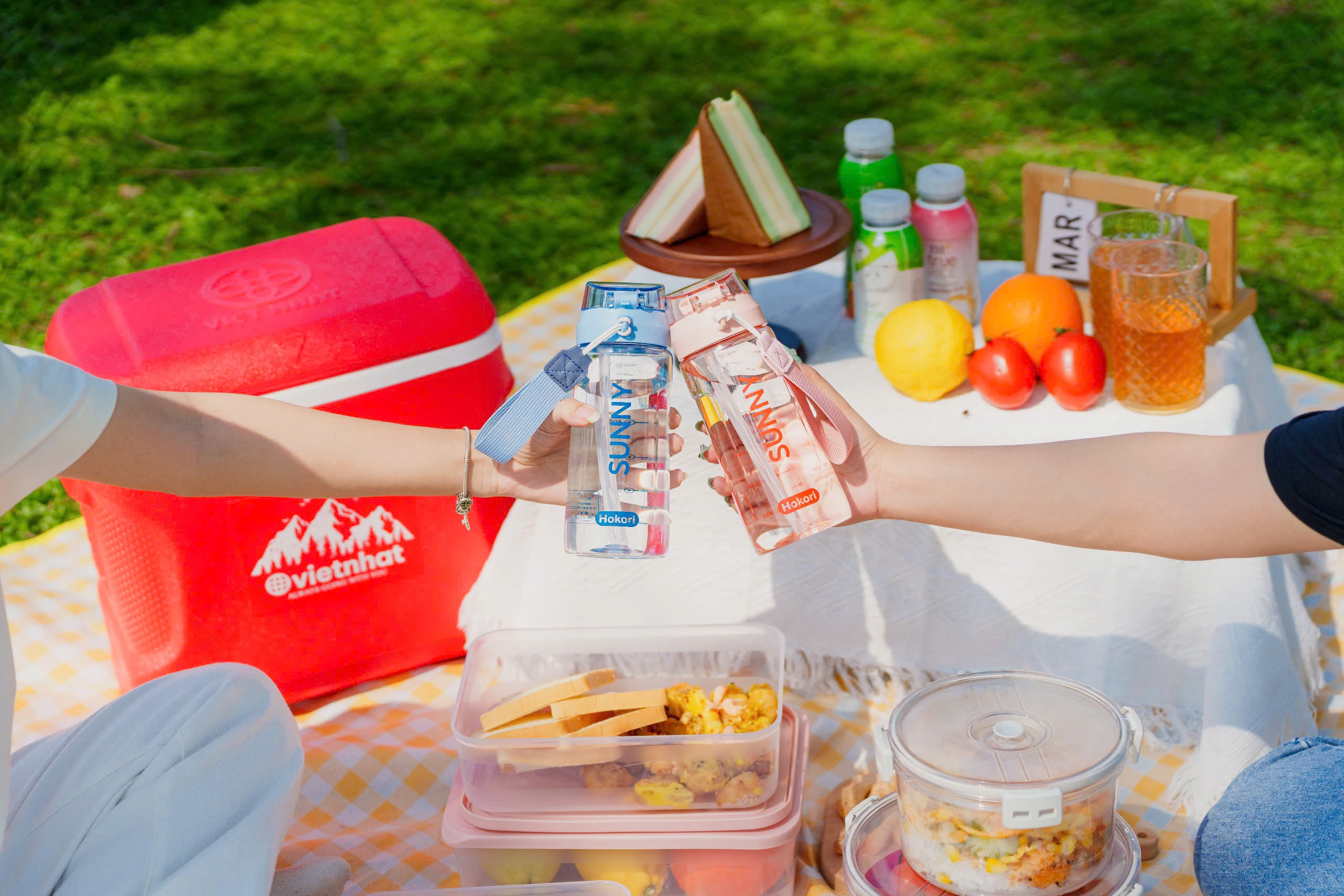 MỘT SỐ MẸO KHI CHỌN MUA BÌNH NƯỚC THỂ THAO PHÙ HỢP CHO CÁC HOẠT ĐỘNG NGOÀI TRỜI