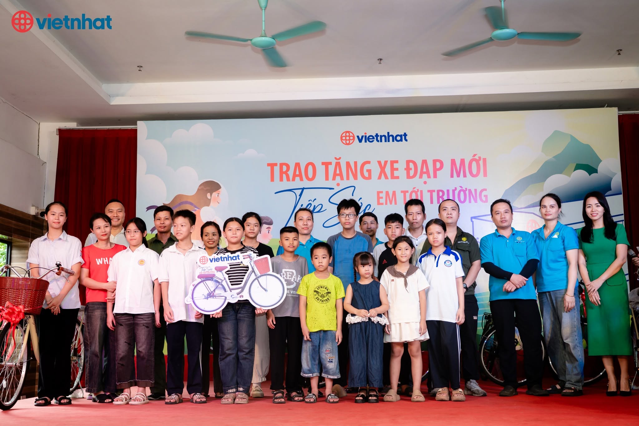 NHỰA VIỆT NHẬT THÂN TẶNG 171 CHIẾC XE ĐẠP THỐNG NHẤT: TIẾP SỨC  EM ĐẾN TRƯỜNG - LAN TỎA YÊU THƯƠNG NĂM 2026