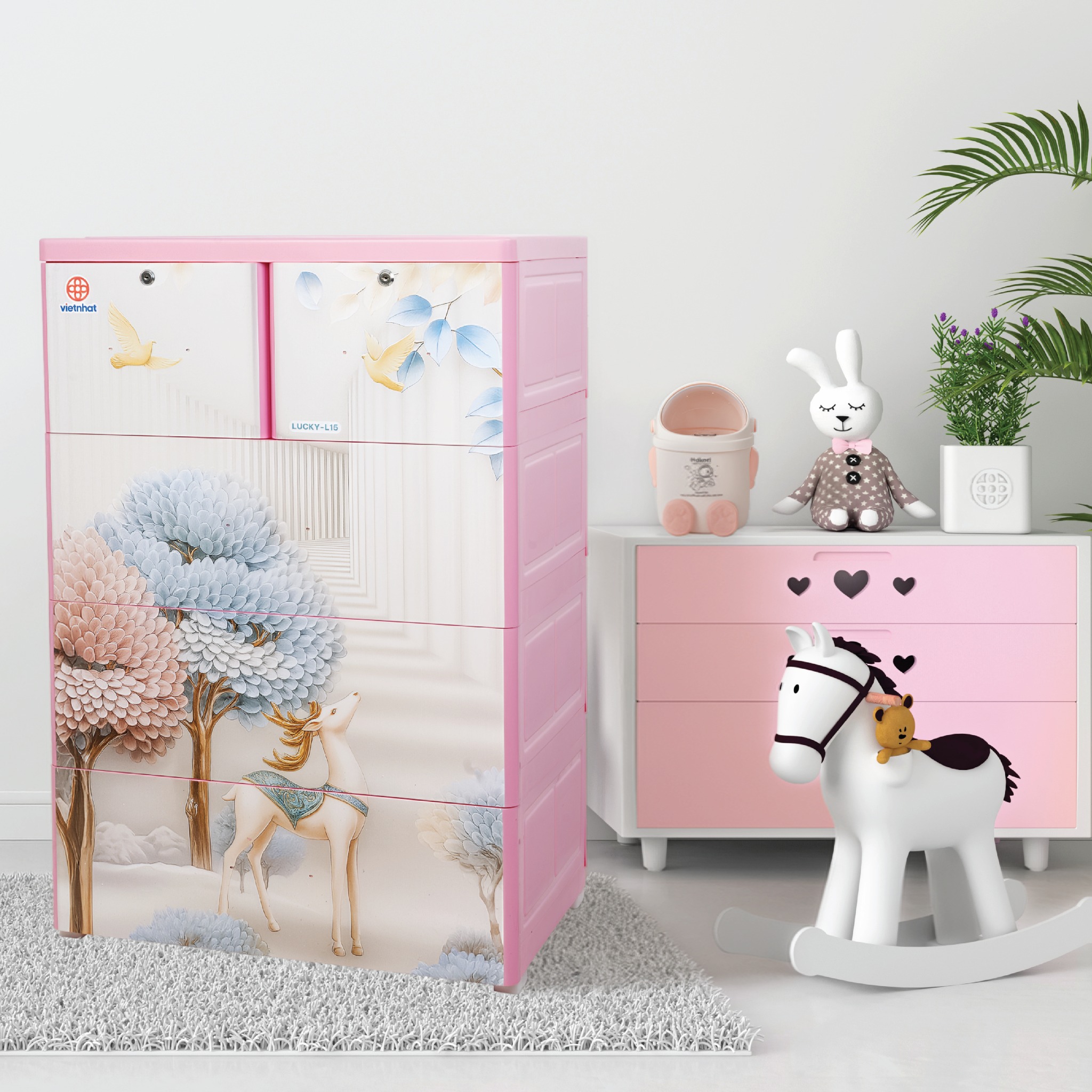 Bảo quản quần áo mùa đông trong tủ nhựa