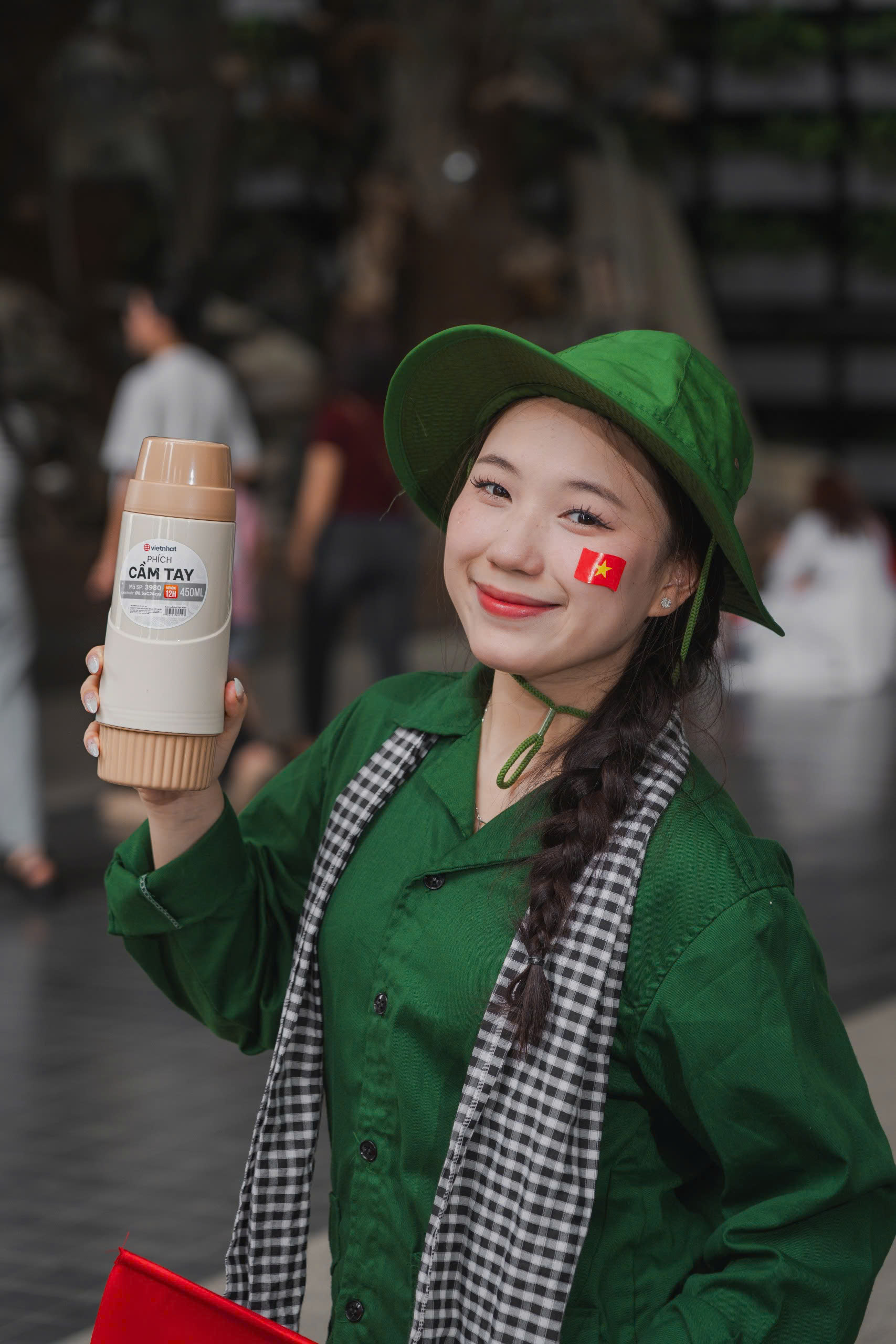 phích nước cầm tay