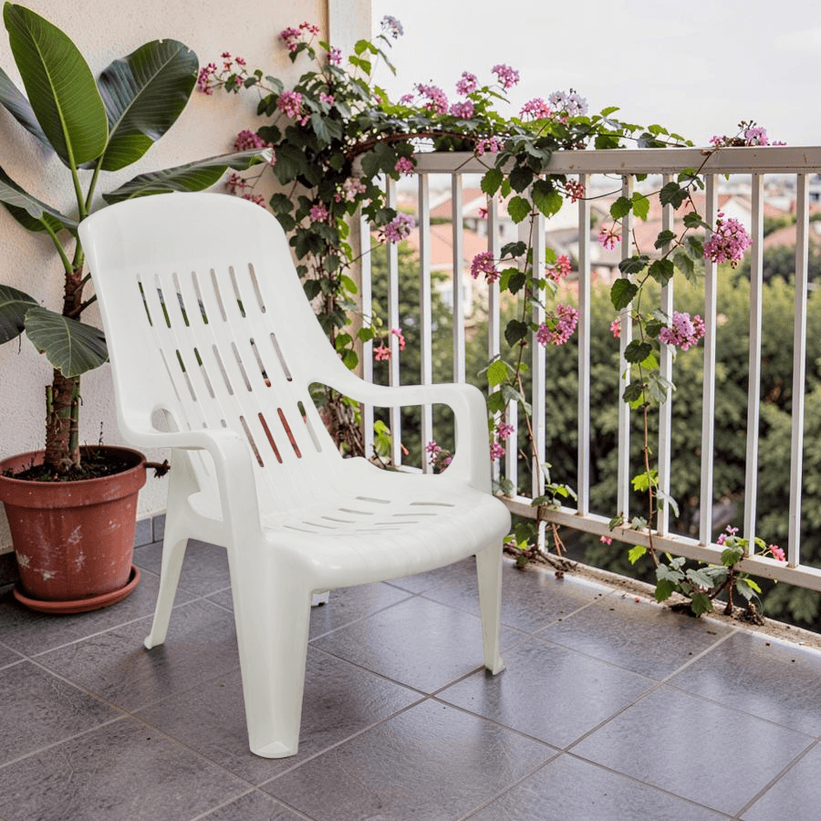 decor ban công với bàn ghế