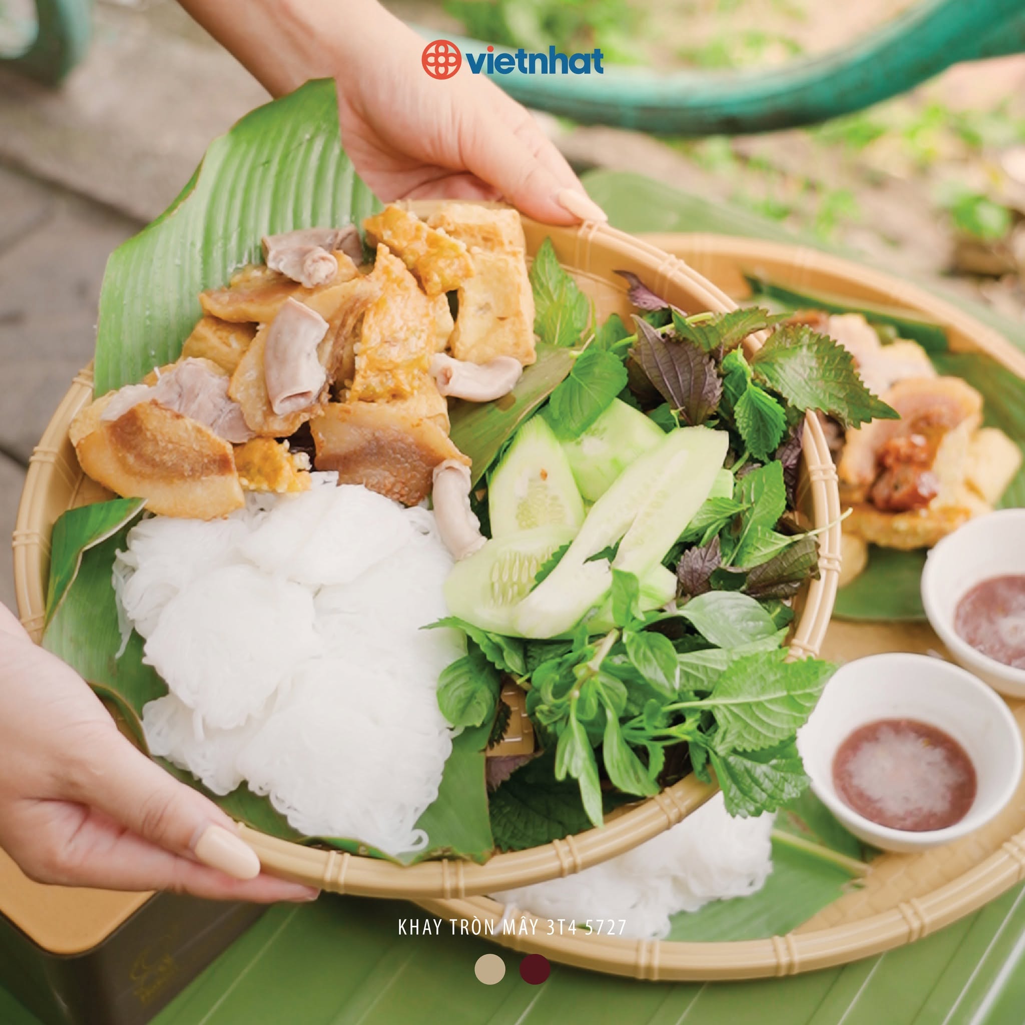 Khay tròn mây đựng bún đậu